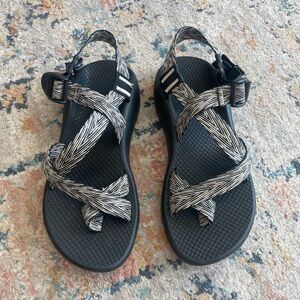 Chaco Z/2 sandals Black and White women’s size 7